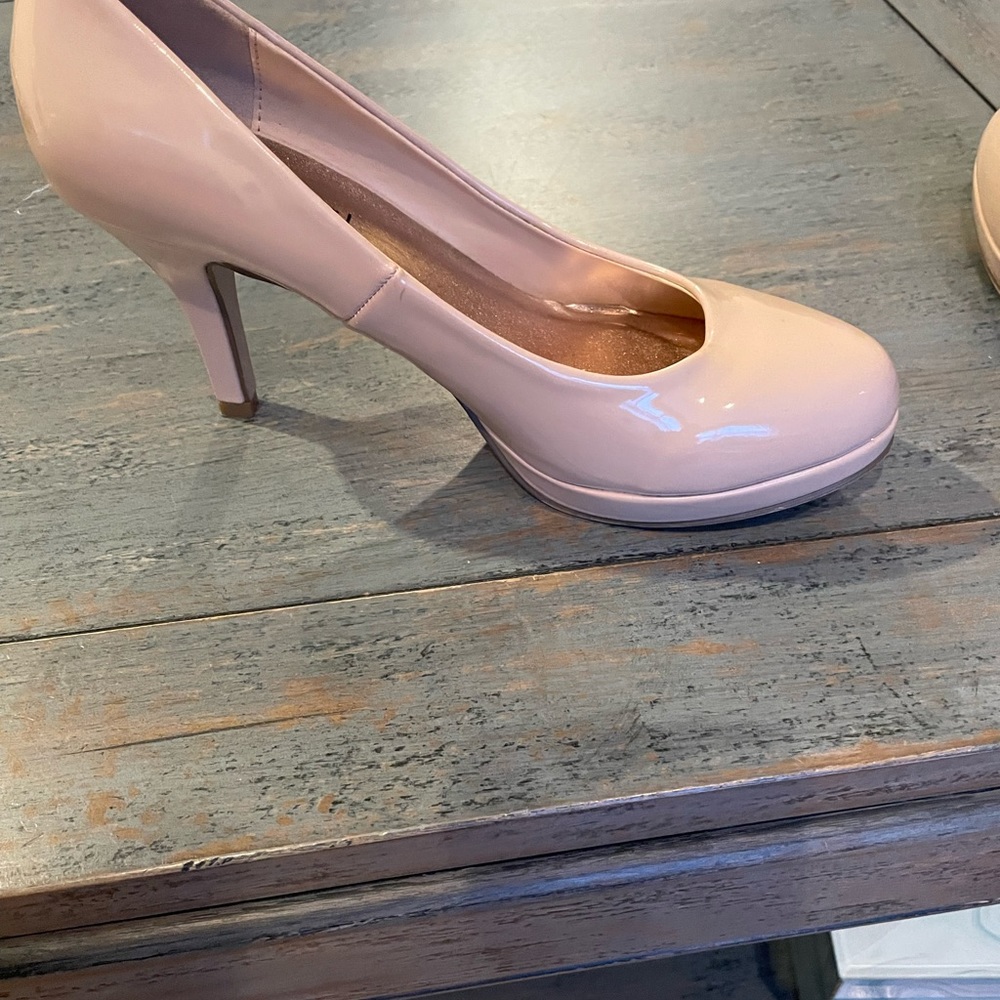 Madden Girl Nude Patent pumps- looks like new size 7 1/2 - Picture 6 of 11